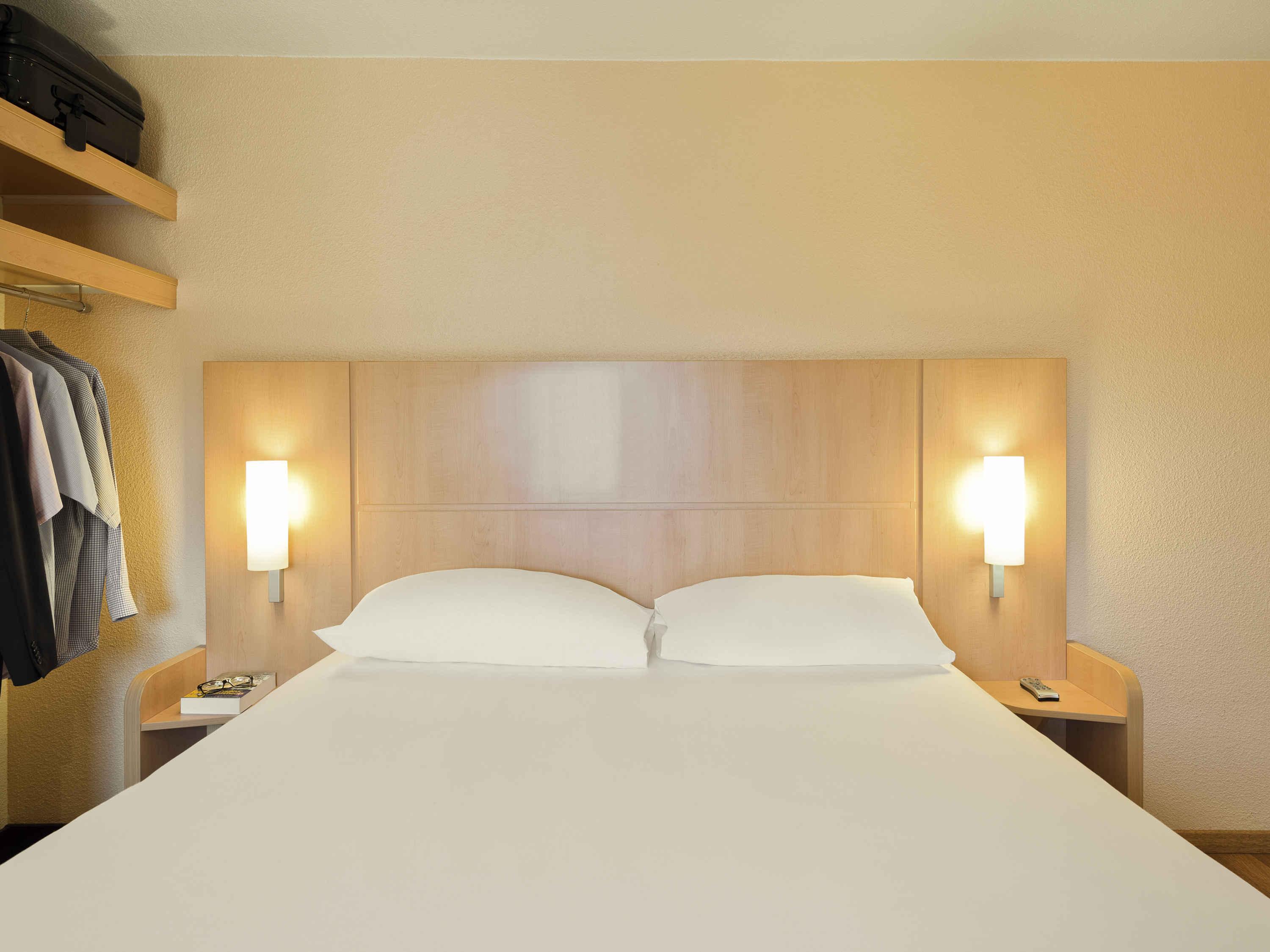 Ibis Centre Gare Hotel 3*
